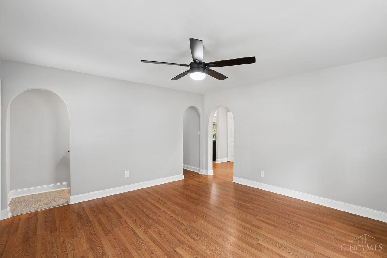 6015 Eleanor Street Cincinnati, OH 45227 - Photo 5 of 36