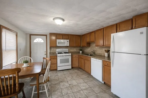 $3,945 | 585 Somerville, Unit A1, Somerville, MA 02143