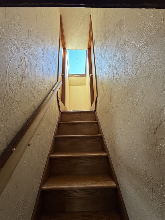 585 Somerville, Unit A1 Somerville, MA 02143 - Photo 10 of 19 a view of entryway
