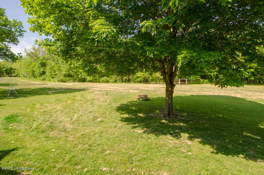 5304 Chenoweth Run Road Louisville, KY 40299 - Photo 56 of 66 Back Yard