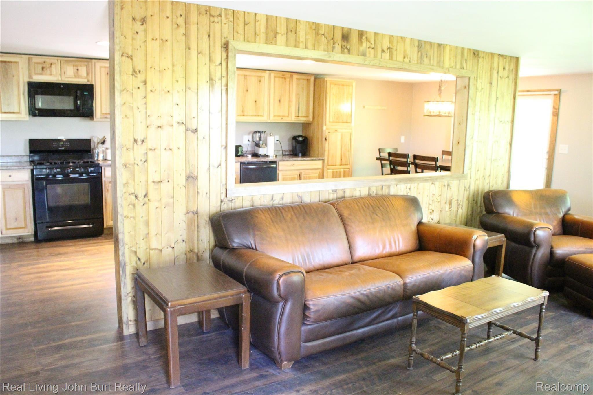 4965 Perryville Road Holly, MI 48442 - Photo 9 of 29 IMG_7054.JPG