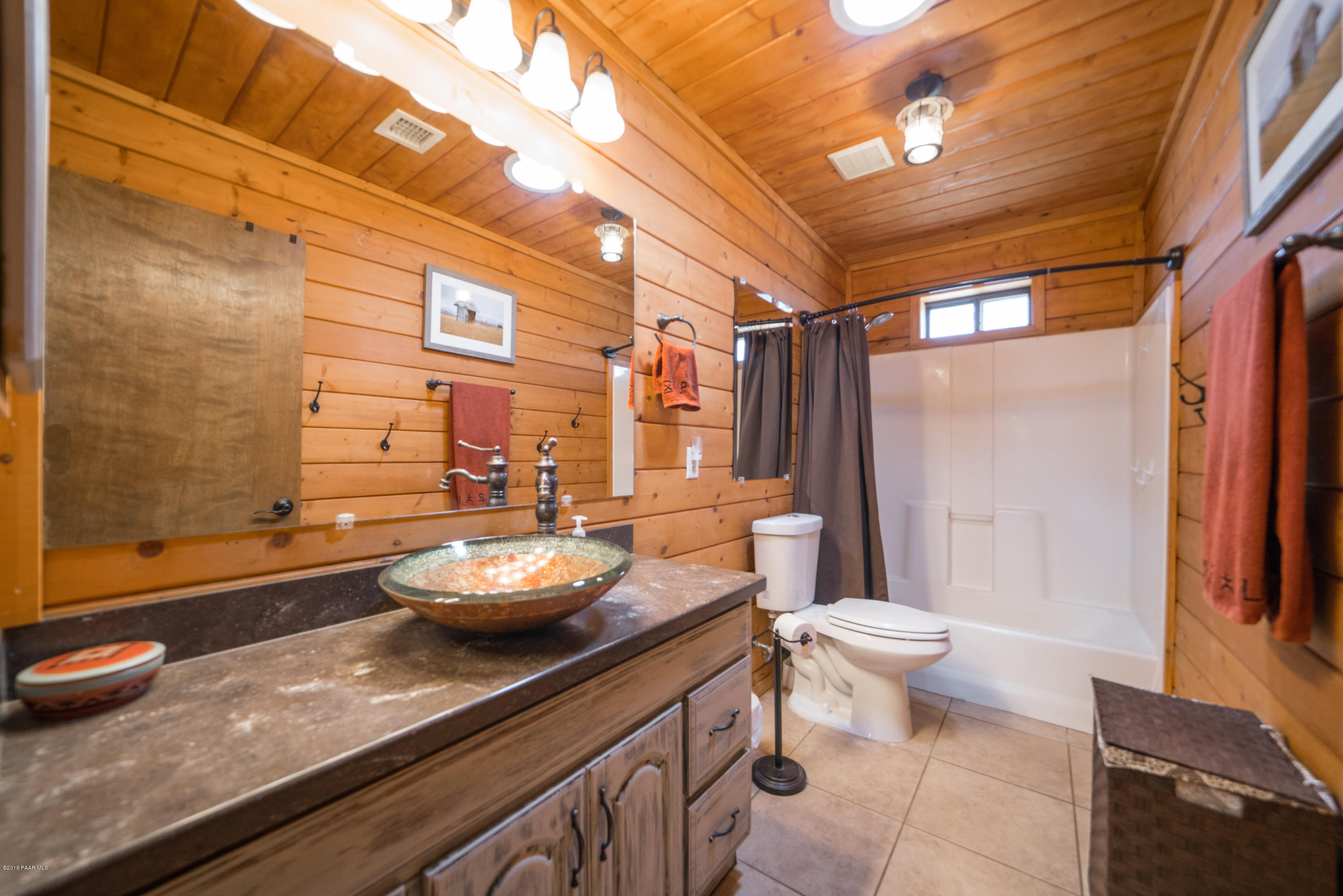 25145 North Patricia Road Paulden, AZ 86334 - Photo 25 of 36 Guest Bath