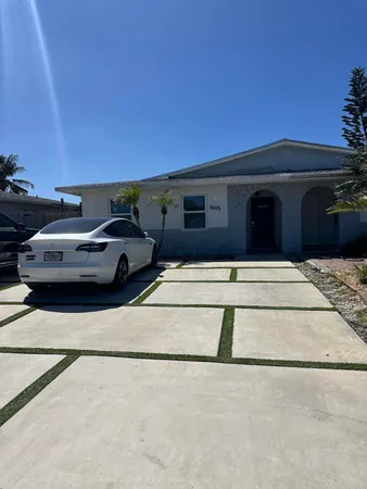 $3,800 | 5605 Southwest 24th Avenue, Dania Beach, FL 33312