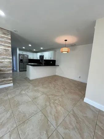$3,800 | 5605 Southwest 24th Avenue, Dania Beach, FL 33312