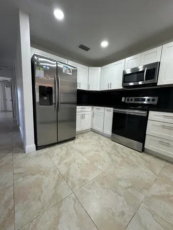 $3,800 | 5605 Southwest 24th Avenue, Dania Beach, FL 33312