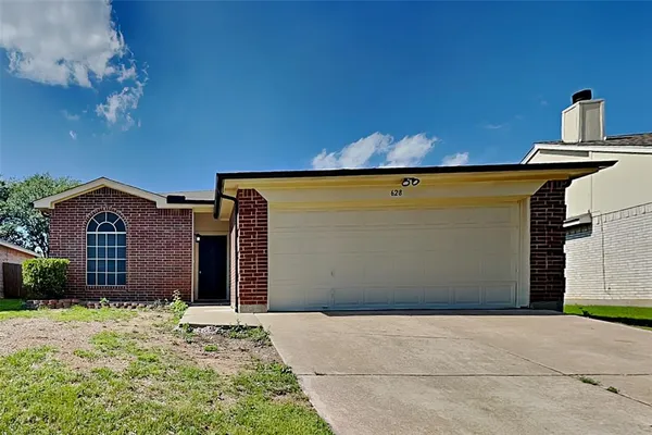 $2,045 | 628 Bluejay Drive, Saginaw, TX 76131
