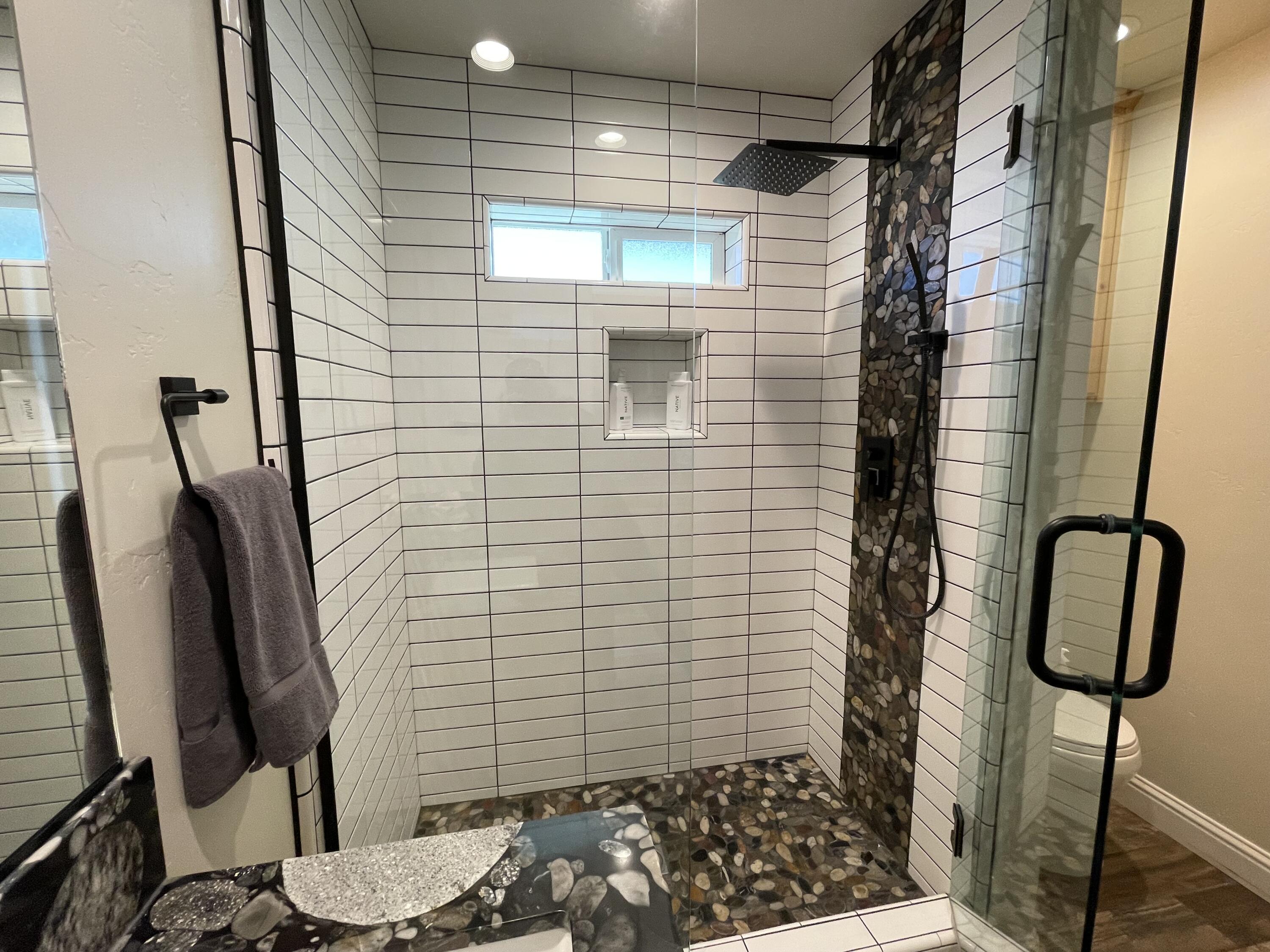 45431 Hammond Drive, Unit 3 Three Rivers, CA 93271 - Photo 16 of 57 Beautiful Downstairs Guest Shower