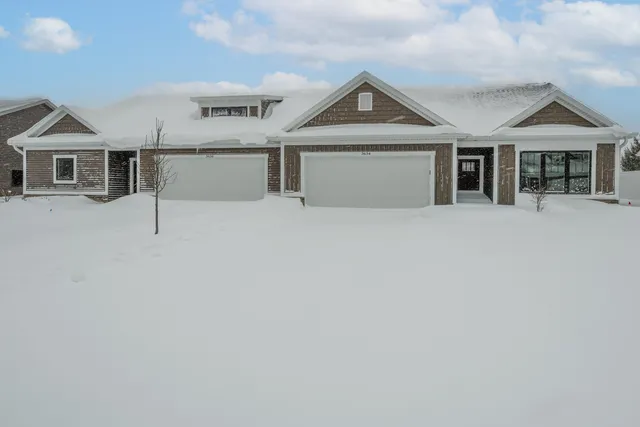 $545,000 | 3634 Katherine Ln Street, Unit 3, St. Joseph, MI 49085