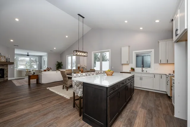 $545,000 | 3634 Katherine Ln Street, Unit 3, St. Joseph, MI 49085