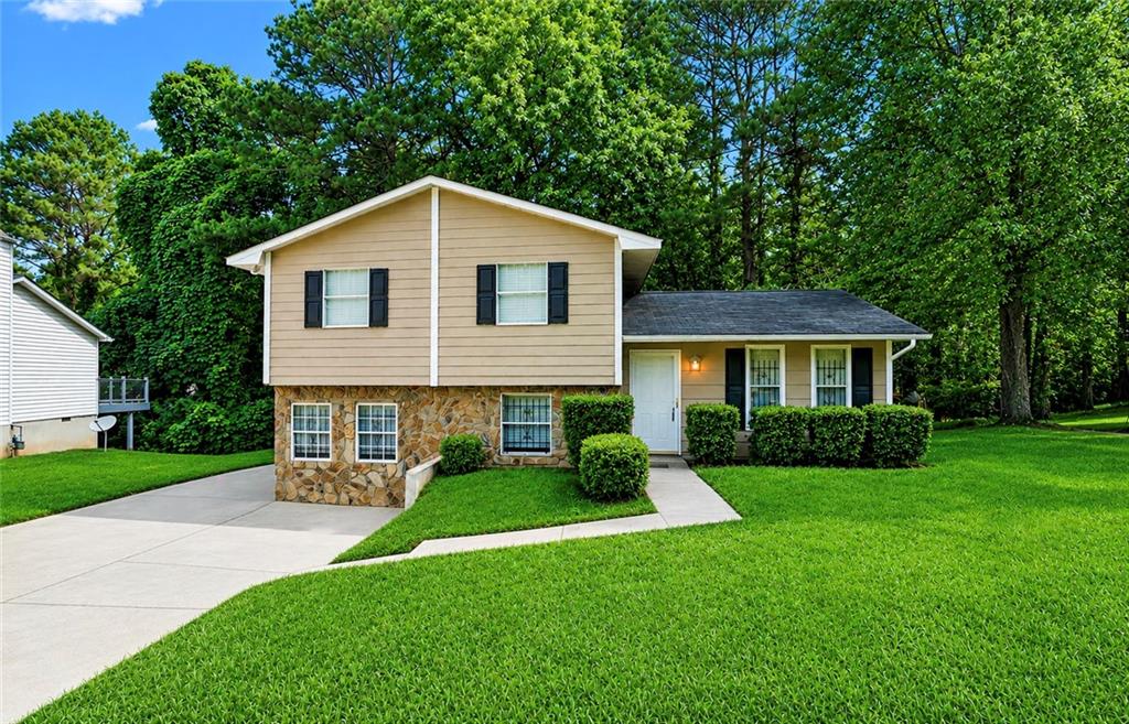 4515 Doral Drive Southwest Atlanta, GA 30331 - Photo 1 of 18