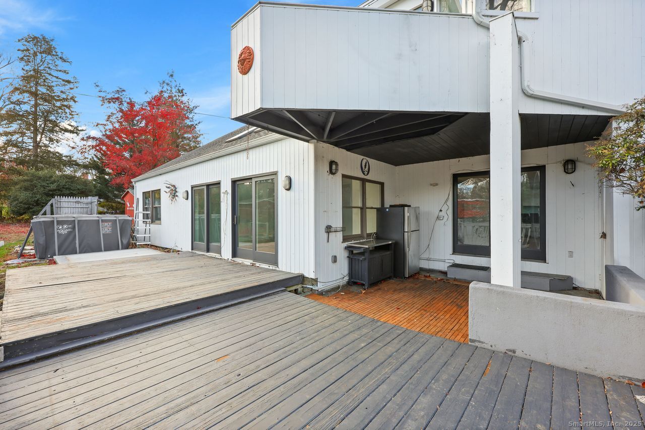 38 Chester Road Easton, CT 06612 - Photo 35 of 36 a spacious bathroom with a tub and shower