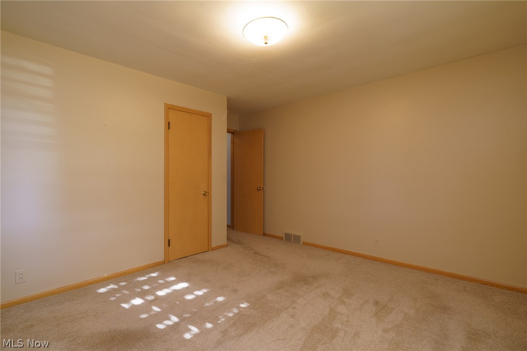 6572 South Canterbury Road Cleveland, OH 44129 - Photo 16 of 36