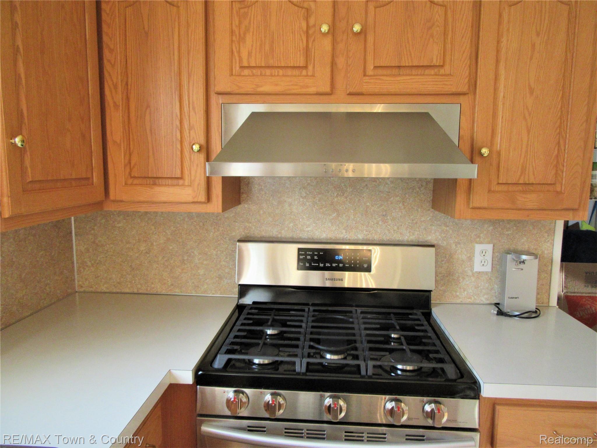 5414 Copley Square Road Grand Blanc, MI 48439 - Photo 10 of 24 copley kit stove.jpg