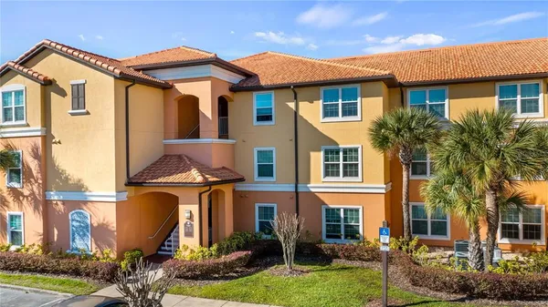$200,000 | 5483 Vineland Road, Unit 10103, Orlando, FL 32811