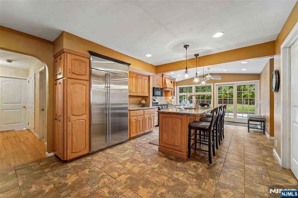 20 Colonial Road Emerson, NJ 07630 - Photo 8 of 35 Gallery Image 8
