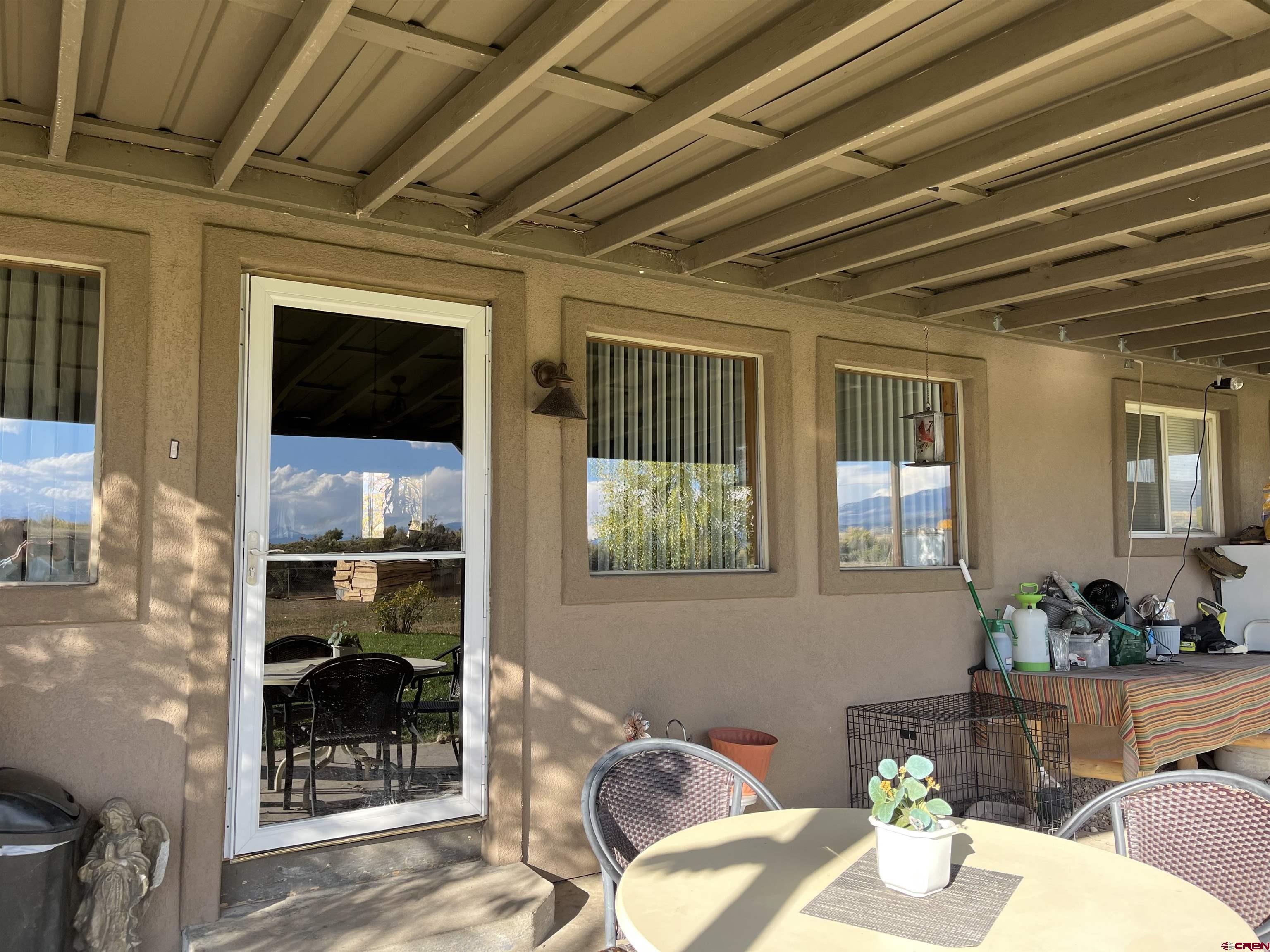 16400 6630 Road Montrose, CO 81401 - Photo 4 of 27 a living room with furniture