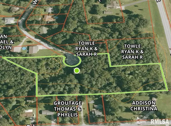 a view of a tennis court