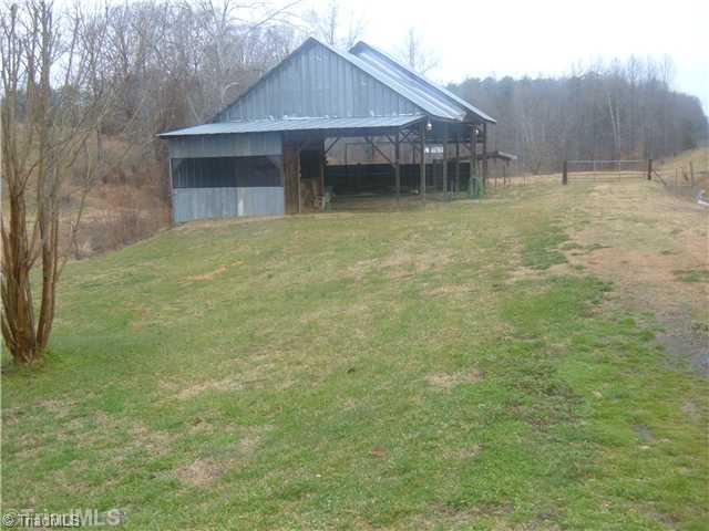 387 Jarrell Road Eden, NC 27288 - Photo 7 of 9 Stable/Barn.
