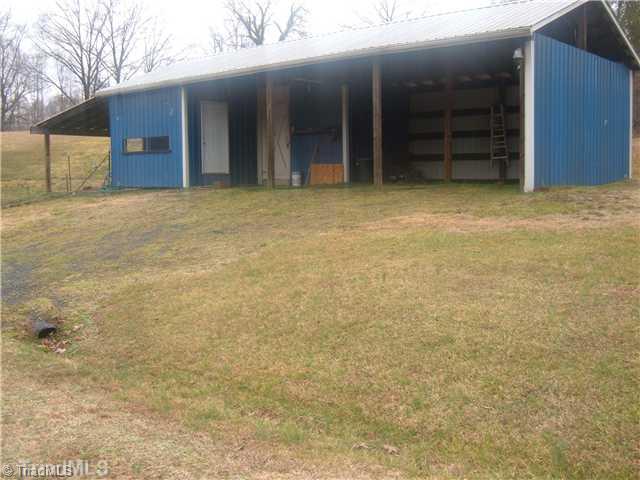 387 Jarrell Road Eden, NC 27288 - Photo 8 of 9 Stable/Barn.