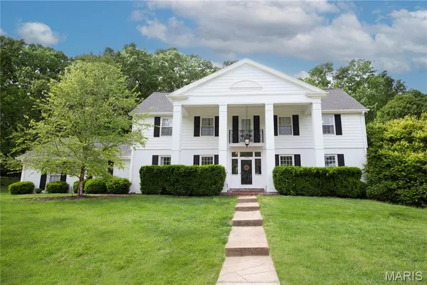 $695,000 | 15129 Chamisal Drive, Chesterfield, MO 63017