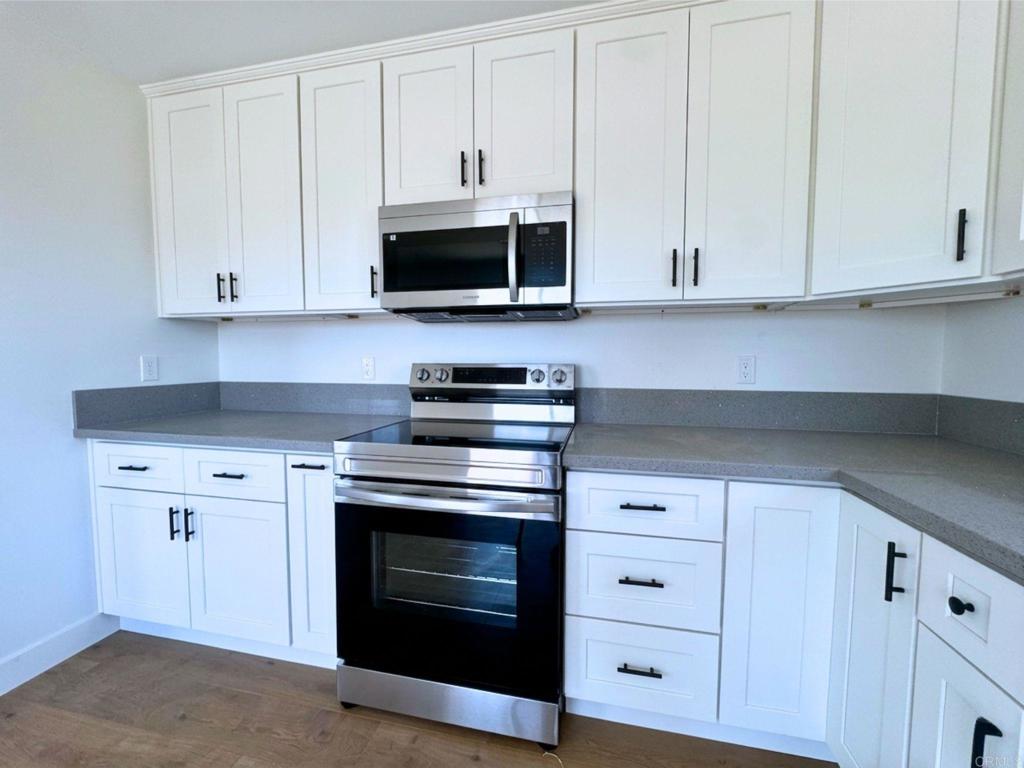 359 Cascade Road El Cajon, CA 92021 - Photo 4 of 22 Kitchen