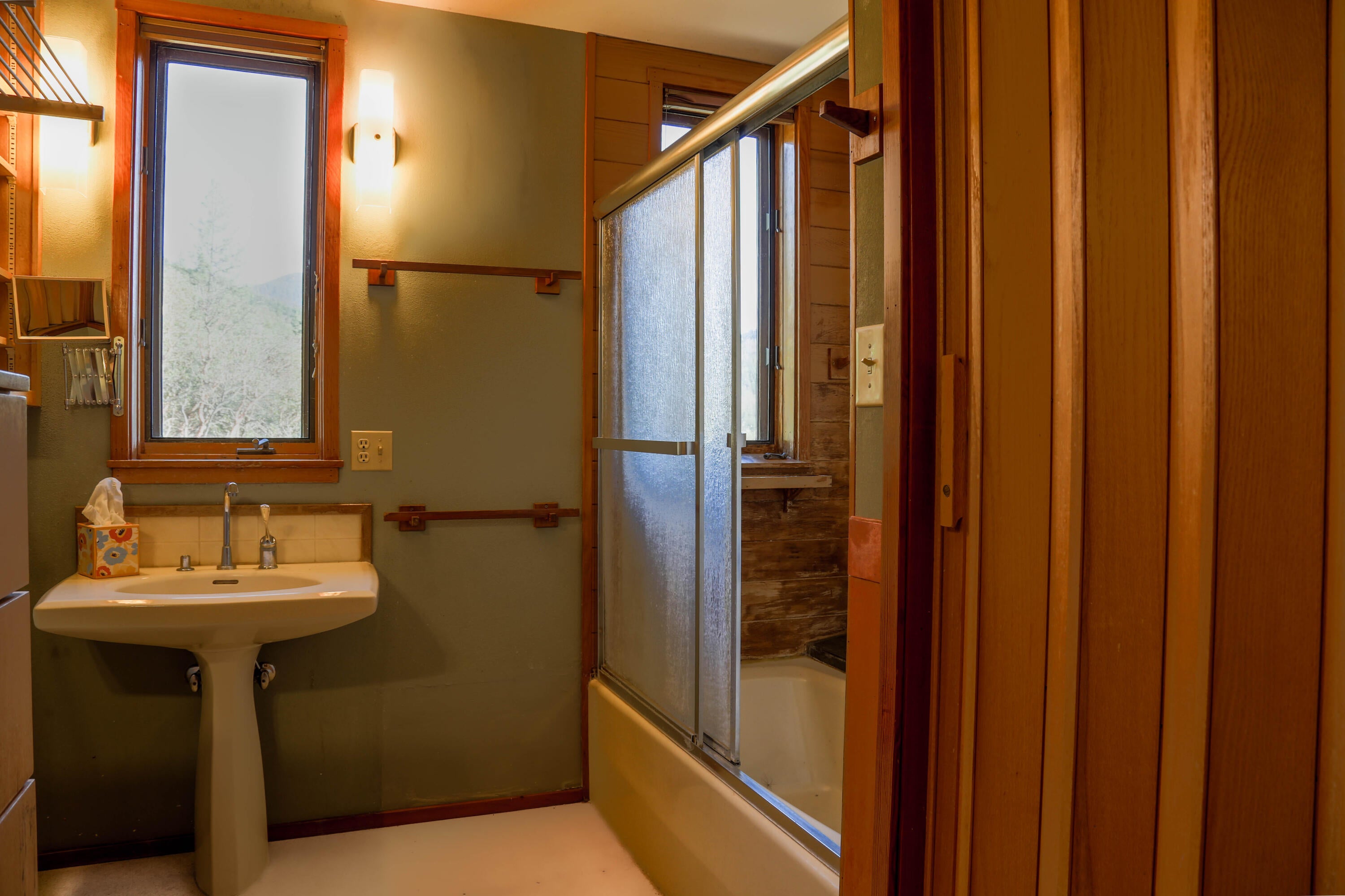 9629 Wagner Creek Road Talent, OR 97540 - Photo 13 of 40 Bathroom