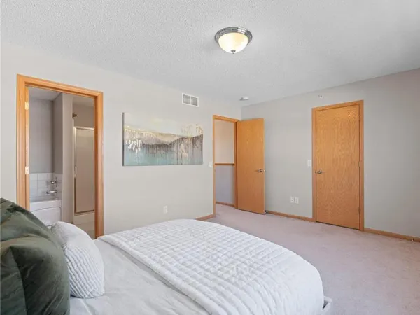 $279,900 | 2856 Clover Ridge Drive, Chaska, MN 55318