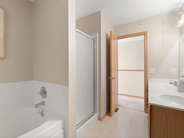 $279,900 | 2856 Clover Ridge Drive, Chaska, MN 55318