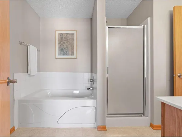 $279,900 | 2856 Clover Ridge Drive, Chaska, MN 55318