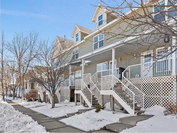 $279,900 | 2856 Clover Ridge Drive, Chaska, MN 55318