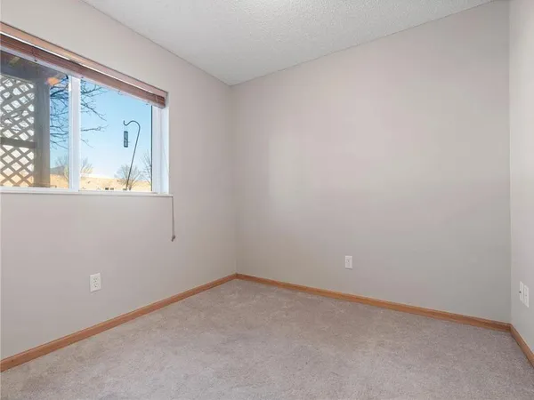 $279,900 | 2856 Clover Ridge Drive, Chaska, MN 55318