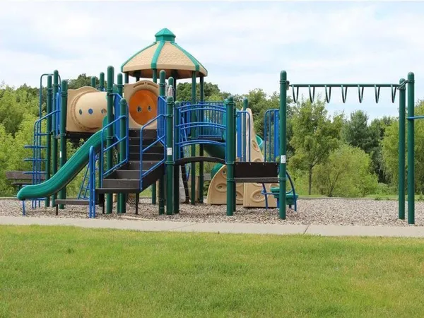 $279,900 | 2856 Clover Ridge Drive, Chaska, MN 55318