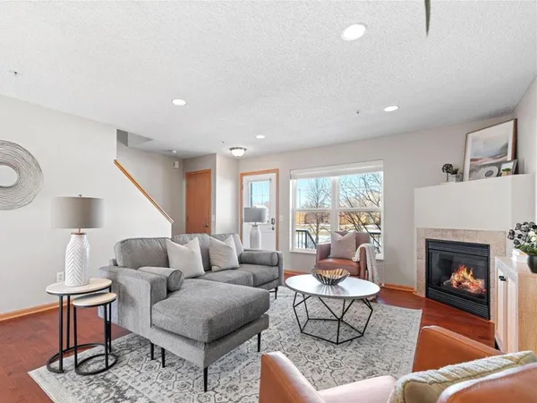 $279,900 | 2856 Clover Ridge Drive, Chaska, MN 55318