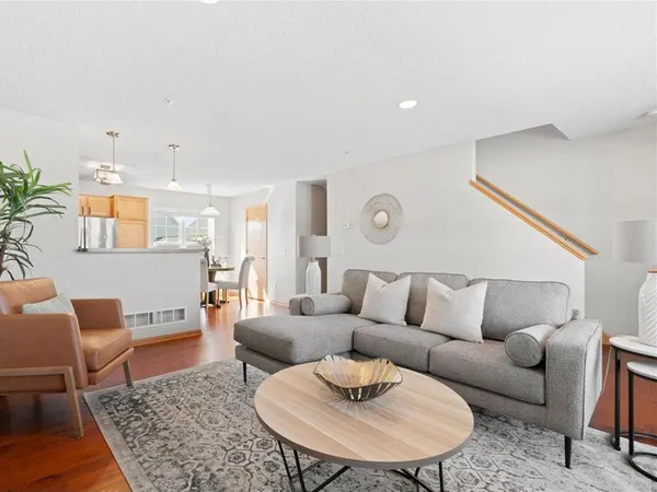 $279,900 | 2856 Clover Ridge Drive, Chaska, MN 55318