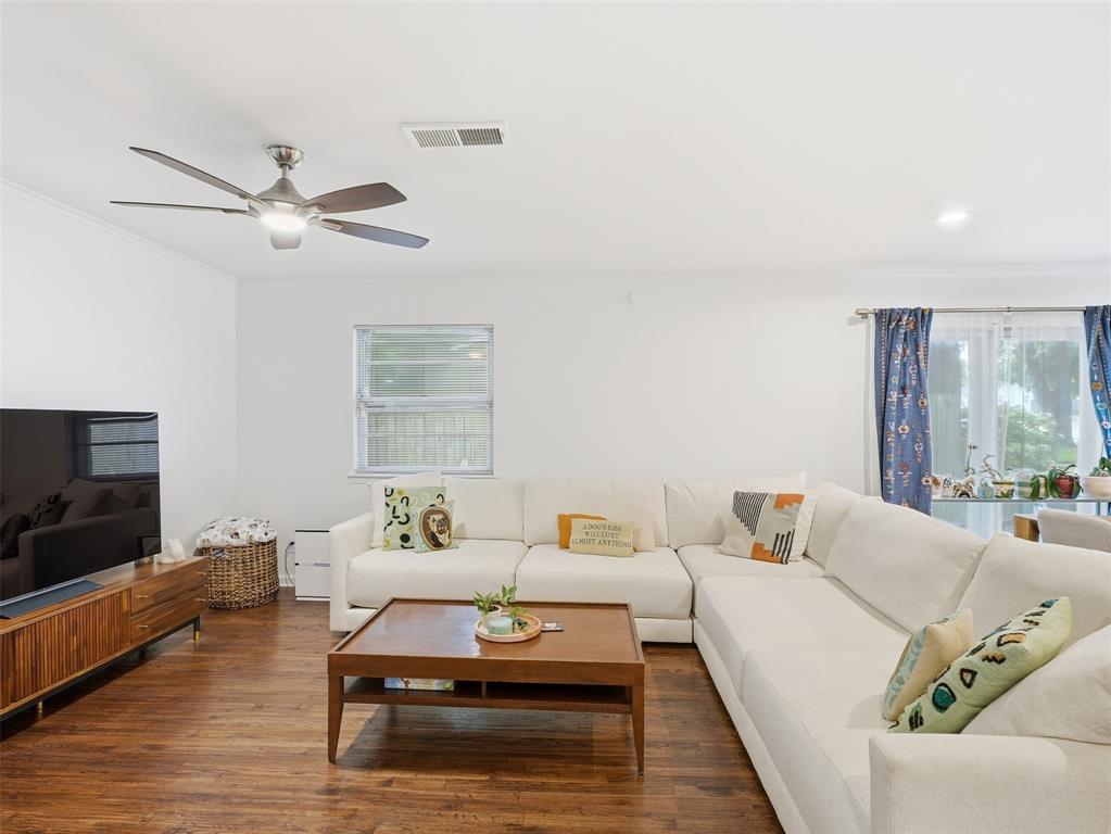 814 Westmount Avenue Dallas, TX 75211 - Photo 7 of 32