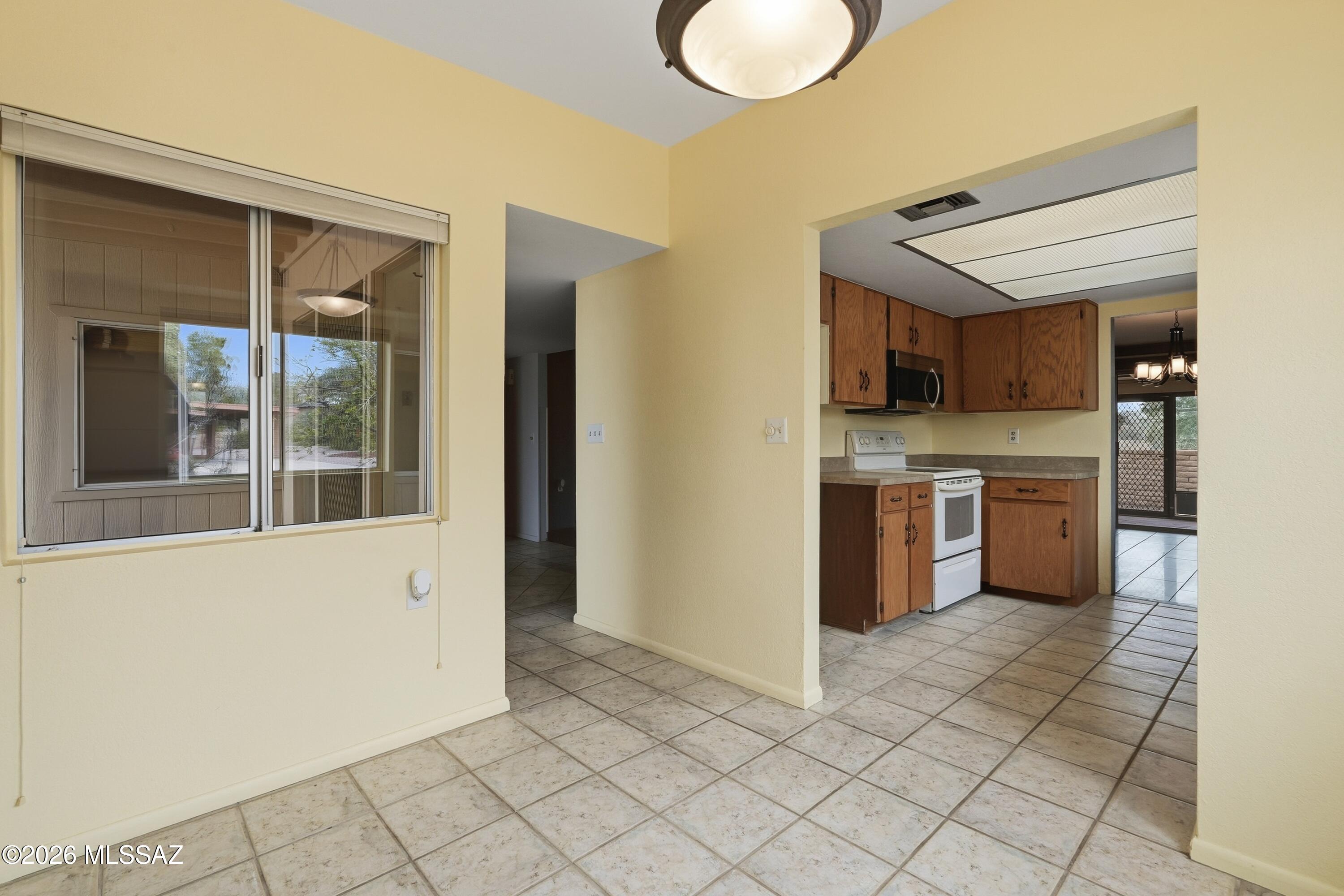 321 West Rio-Santa Cruz Green Valley, AZ 85614 - Photo 10 of 31
