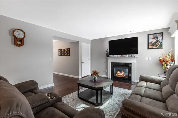 $474,900 | 5784 Willow Creek Lane, Cambria, NY 14132
