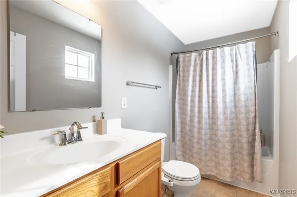 $474,900 | 5784 Willow Creek Lane, Cambria, NY 14132