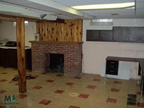 1737 Hawthorne Road Grosse Pointe, MI 48236 - Photo 11 of 12 595173-10.JPG