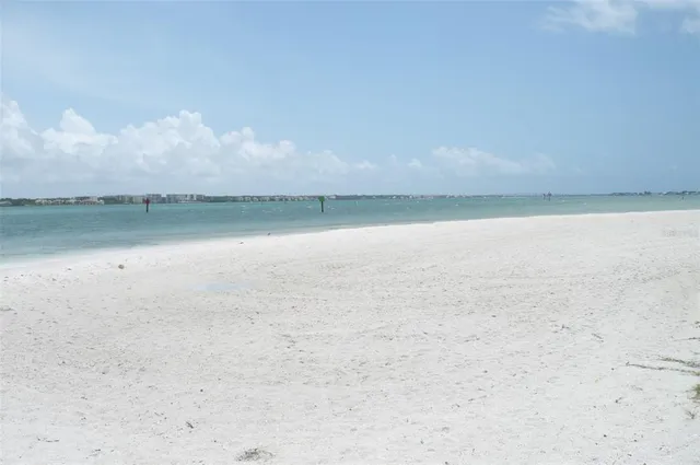 $3,000 | 845 South Gulfview Boulevard, Unit 110, Clearwater Beach, FL 33767