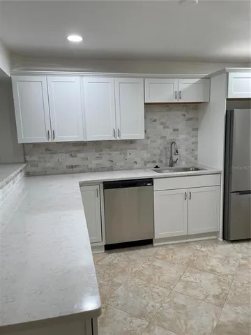 $3,000 | 845 South Gulfview Boulevard, Unit 110, Clearwater Beach, FL 33767