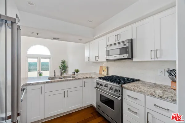 $1,495,000 | 12011 Goshen Avenue, Unit 305, Los Angeles, CA 90049