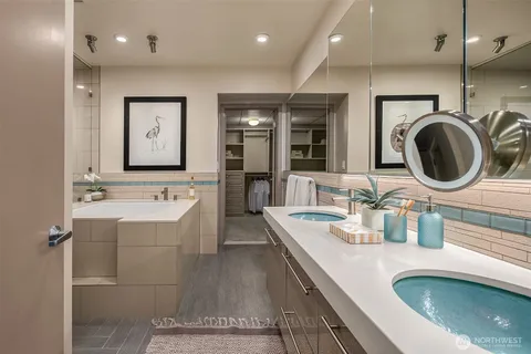 $1,645,000 | 1000 1st Avenue, Unit 1901, Seattle, WA 98104
