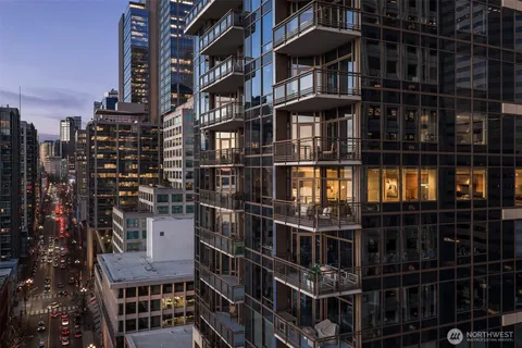 $1,645,000 | 1000 1st Avenue, Unit 1901, Seattle, WA 98104
