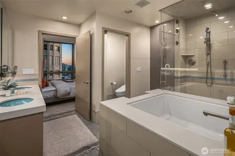 $1,645,000 | 1000 1st Avenue, Unit 1901, Seattle, WA 98104