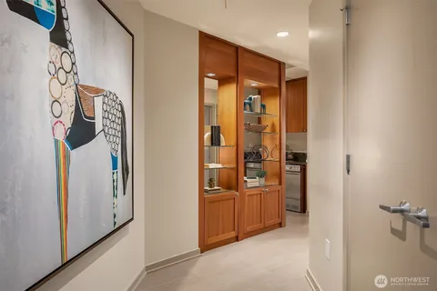 $1,645,000 | 1000 1st Avenue, Unit 1901, Seattle, WA 98104