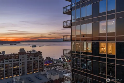 $1,645,000 | 1000 1st Avenue, Unit 1901, Seattle, WA 98104