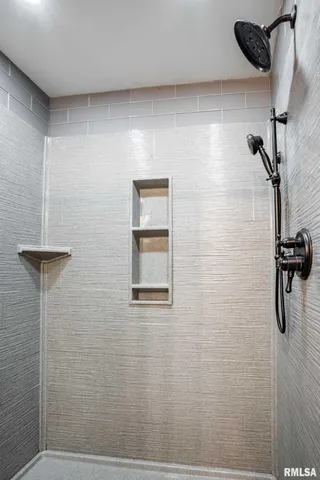 $489,900 | 1901 Spring Garden Road, Marion, IL 62959