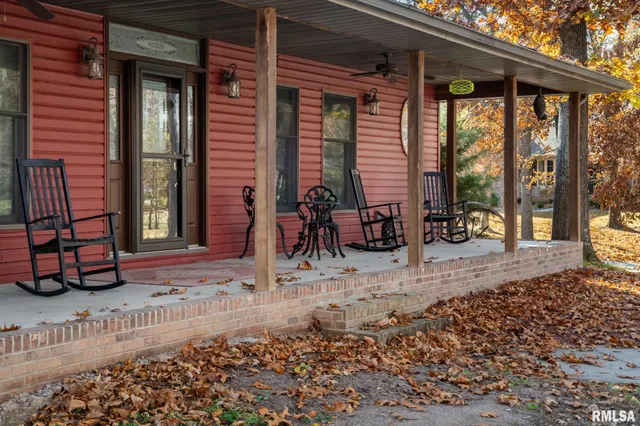 $489,900 | 1901 Spring Garden Road, Marion, IL 62959