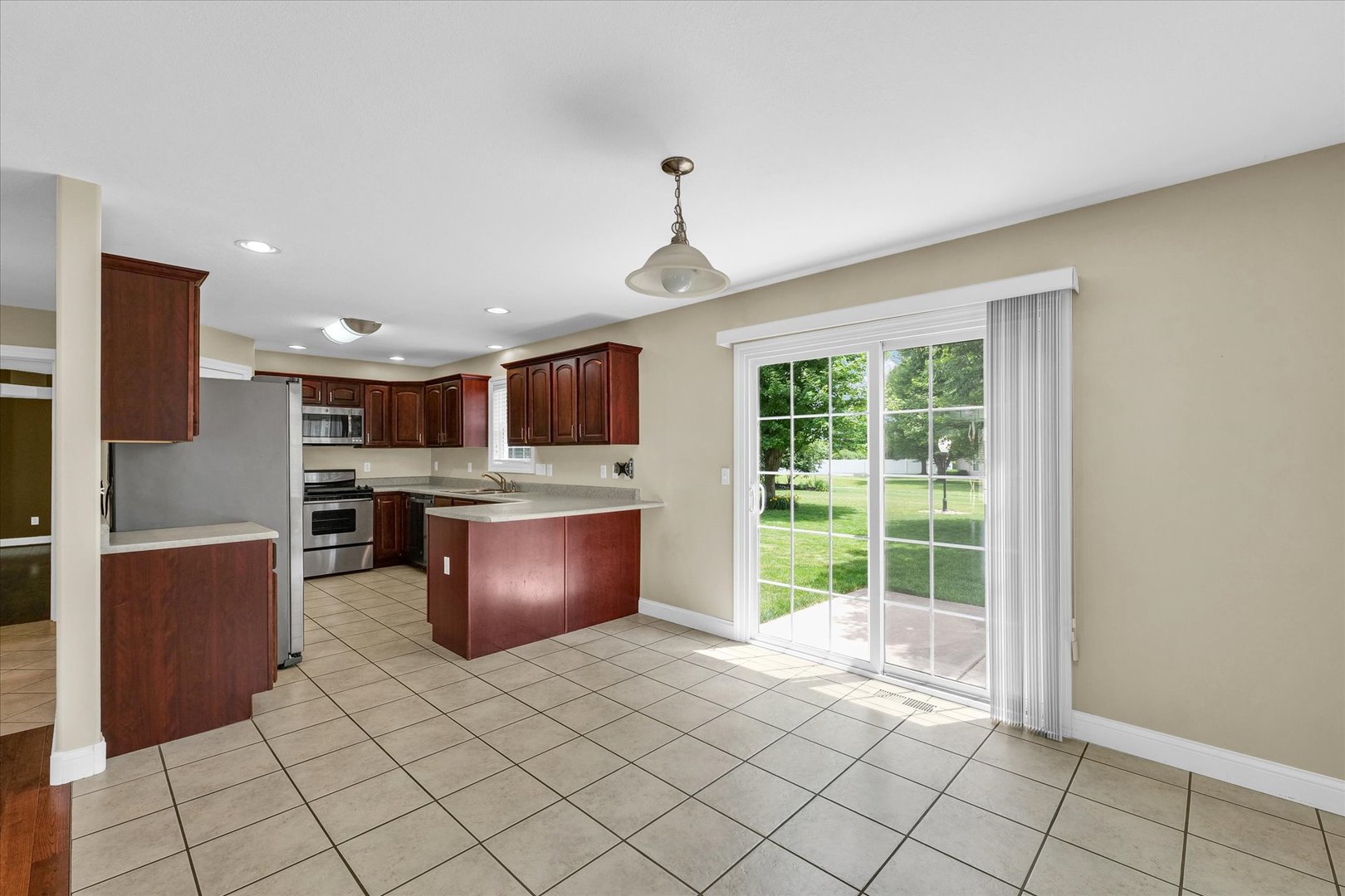 1208 Waters Edge Road Champaign, IL 61822 - Photo 13 of 53 Gallery Image 13